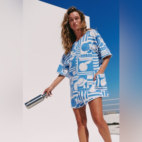 🔥SOLD!! NWT FREE PEOPLE HOT SHOT PRINTED ROMPER | SUNDAY MARKET BLUE - Picture 1 of 5